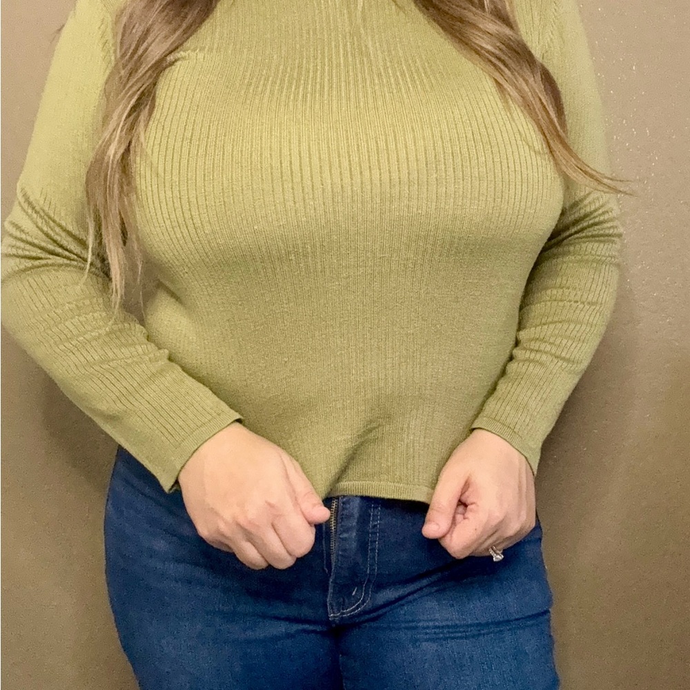 100% Silk! August Silk Olive Green Ribbed Sweater